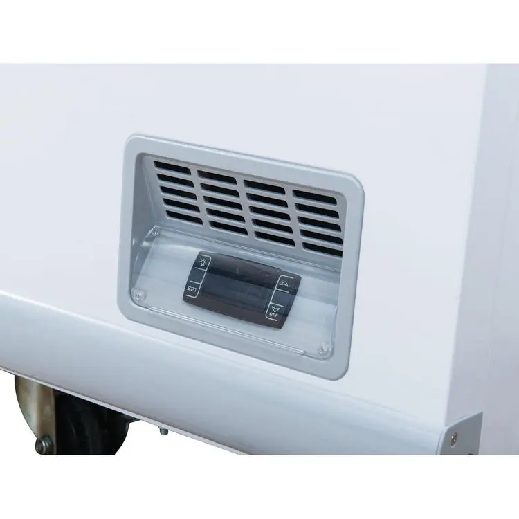 wd-500y-700y-lifestyle-controller.webp