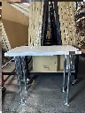 food-truck-restaurant-leg-mount